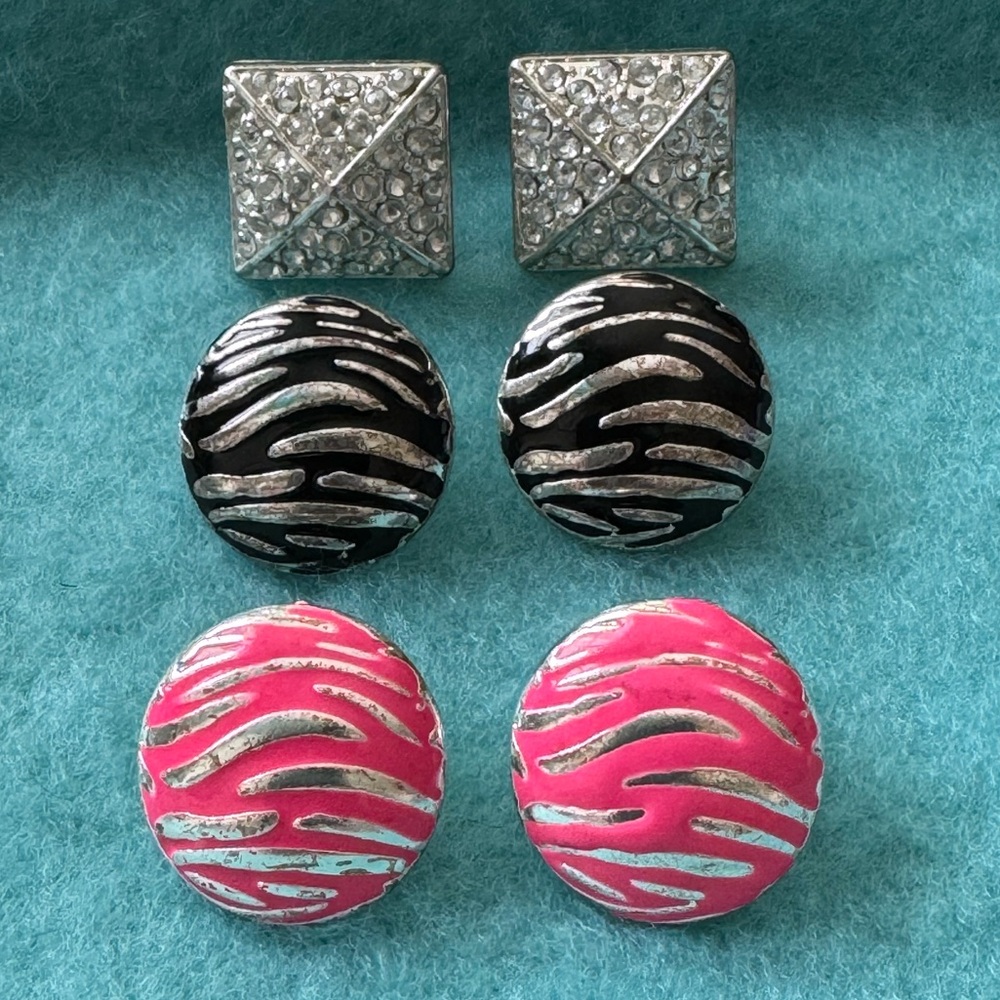 80’s Earrings! Tres chic!
